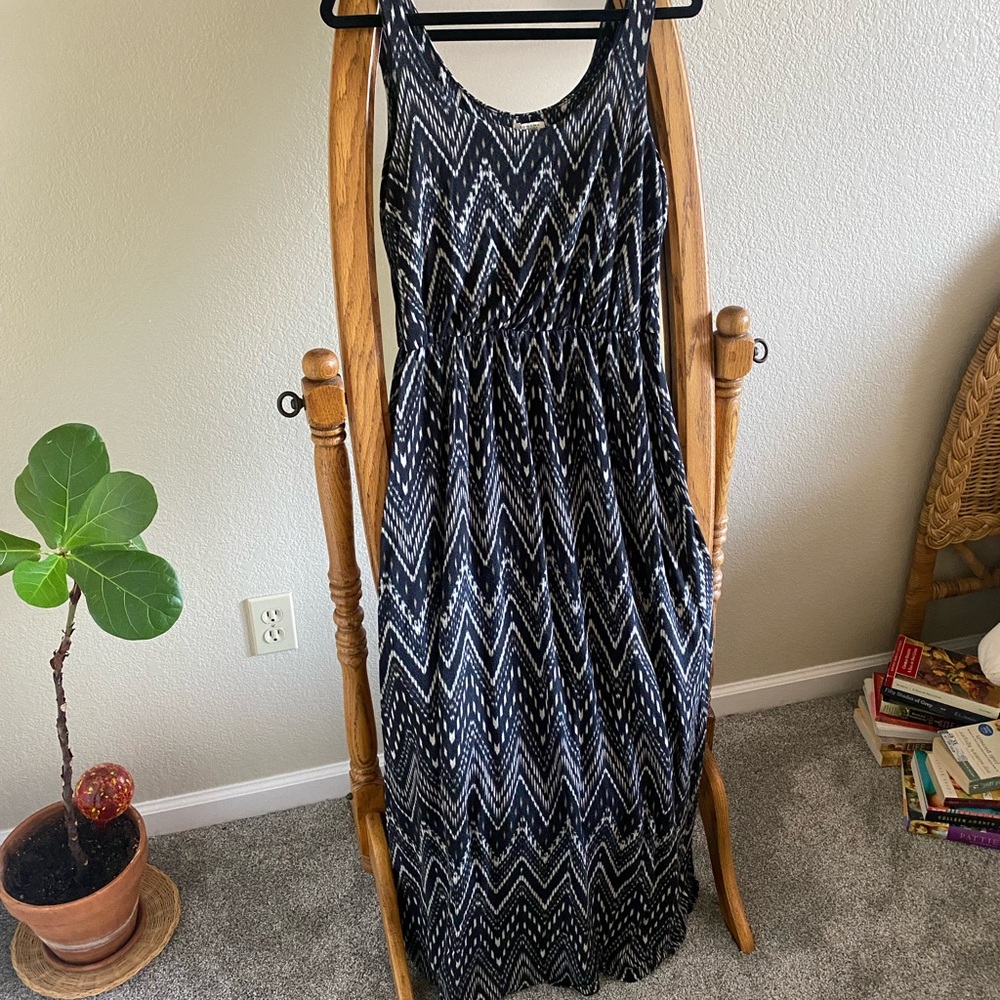 Sonoma Black and White Zigzag Maxi Dress